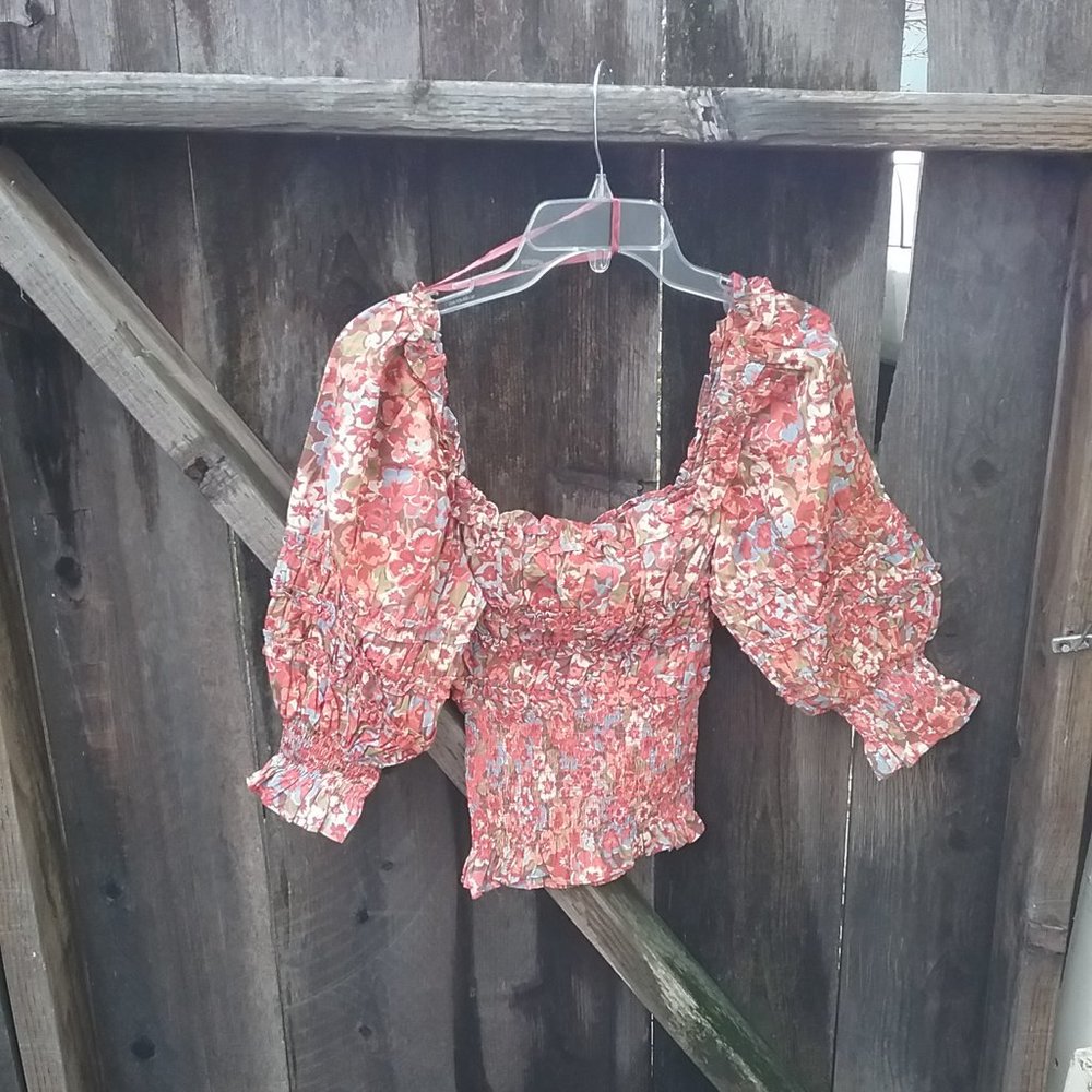 NWT House of Harlow Floral Smocked Peasant Blouse Cottagecore GirlyRomanticRetro